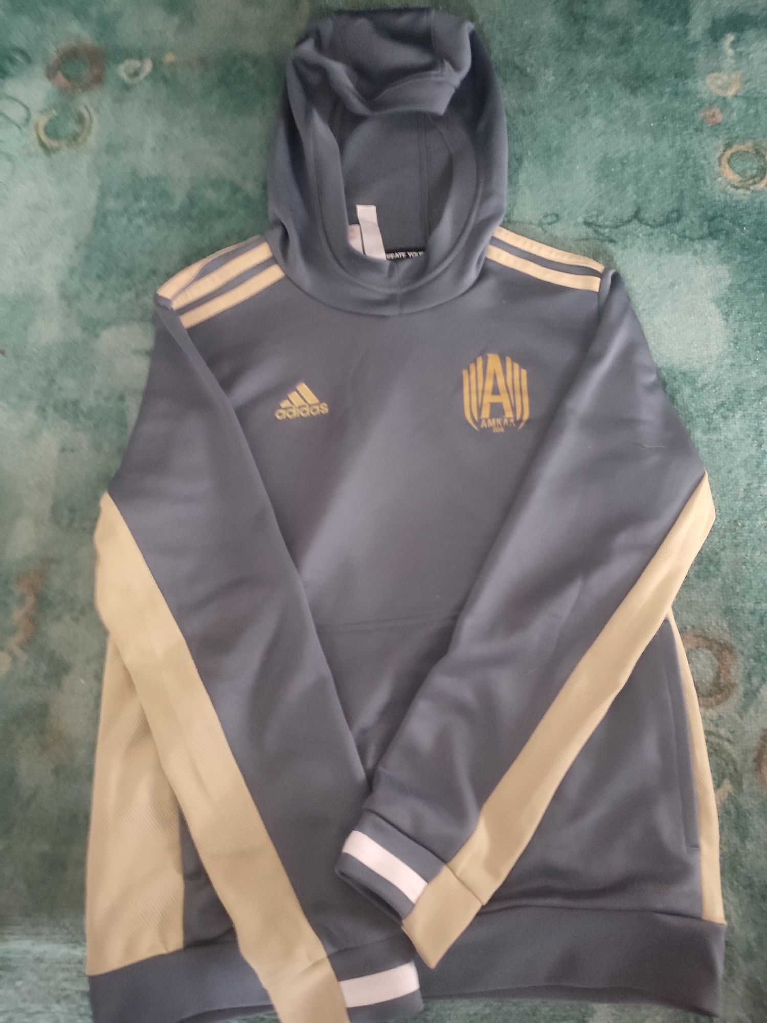 Продаю кофту Амкала футбольную