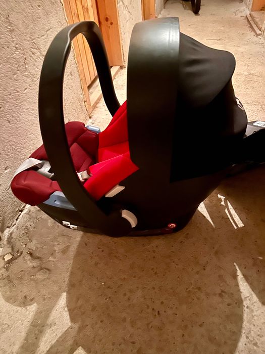 Продавам столче за кола Cybex Aton + Isofix база