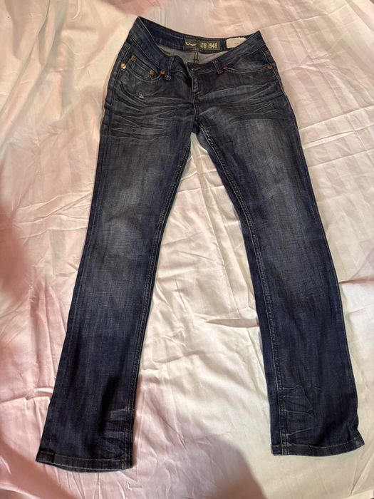 blugi slim fit.