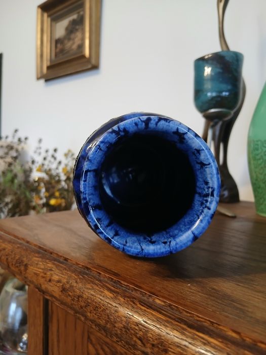 Vaza din porțelan,tehnica Fat lava