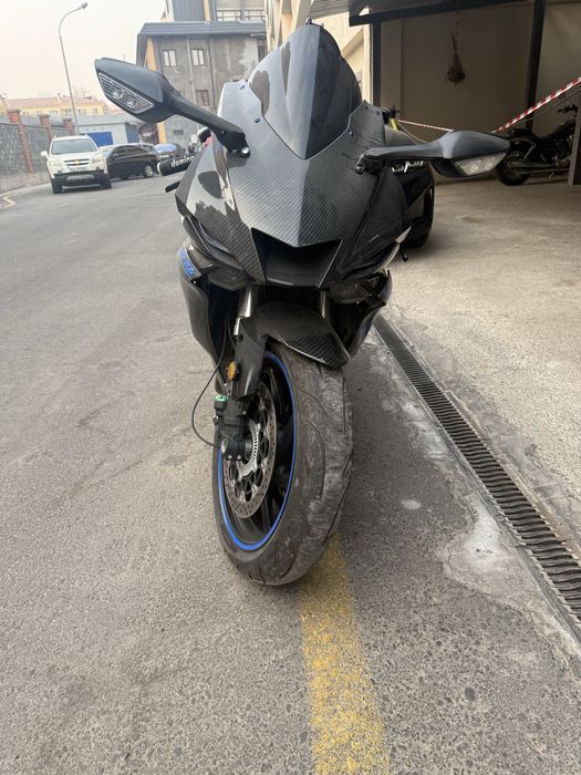Мотоцикл Yamaha R6 800куб