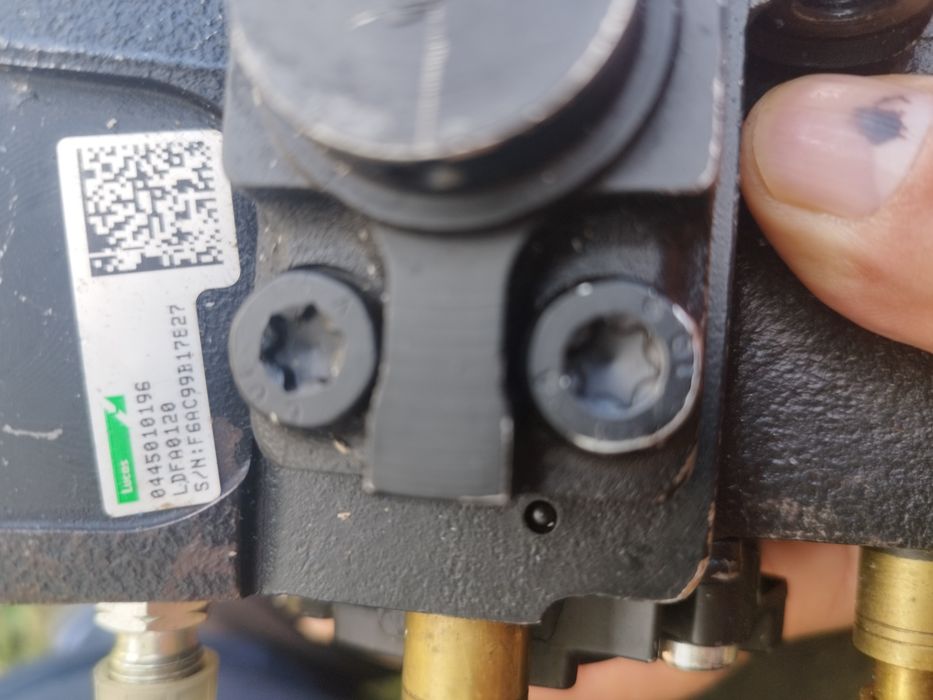 Vând pompa înaltă Renault master 2008