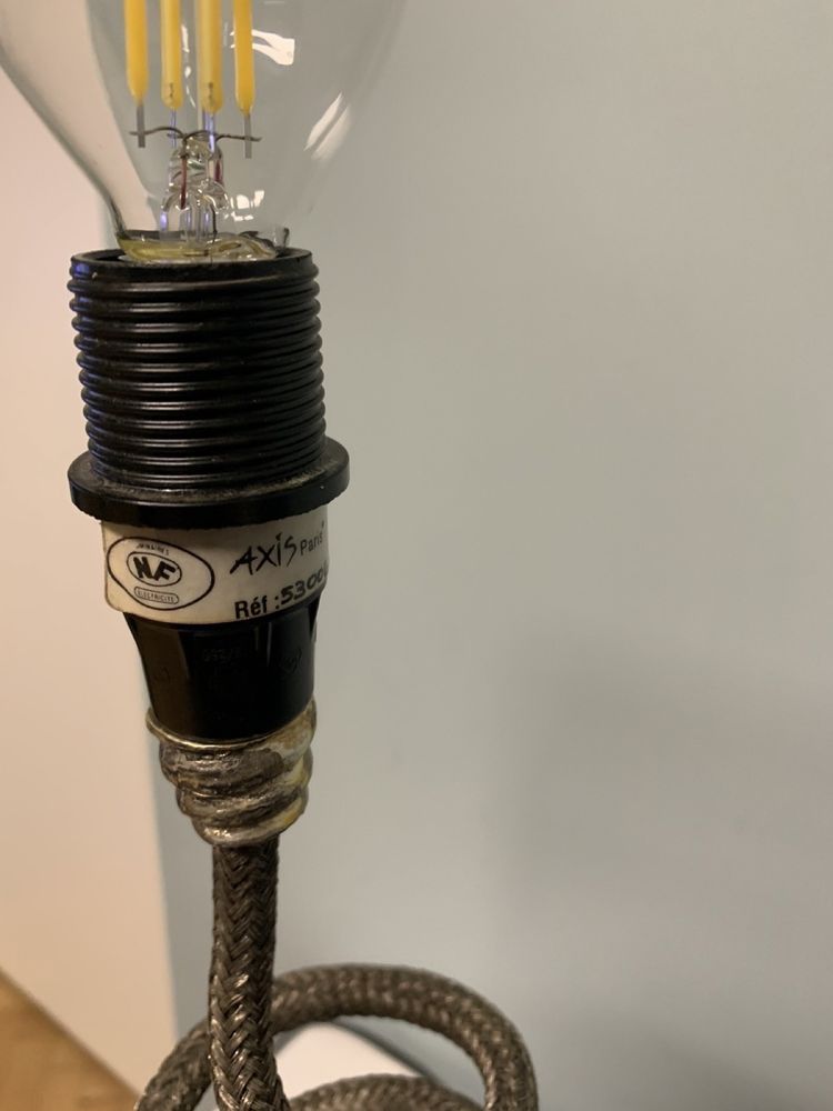 Интересна винтидж настолна лампа от nf electricite
