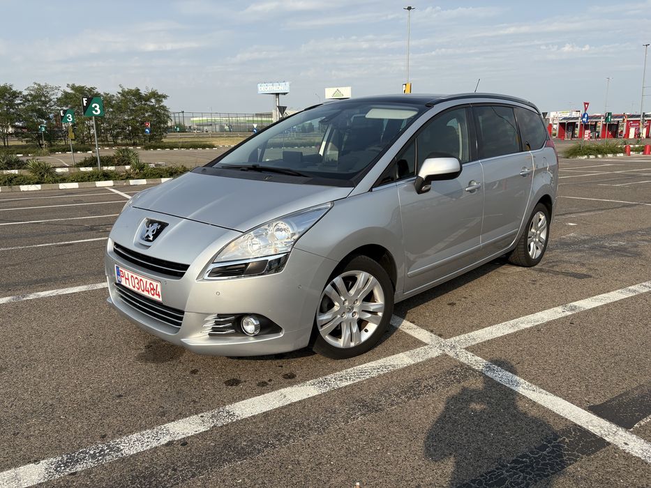 Pugeot 5008 153100 km !! Euro 5 1.6 benzina