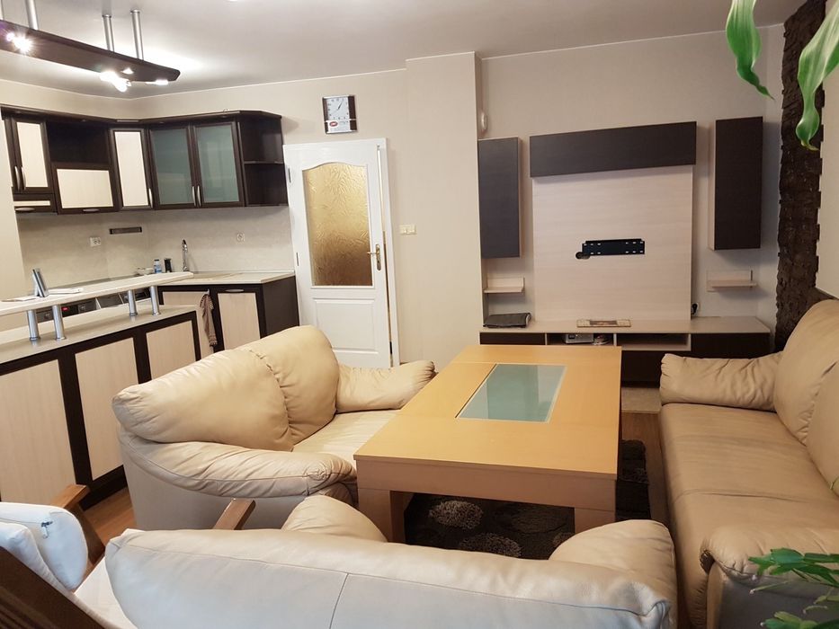Продава се Тристаен апартамент в Пловдив, Кършияка - 120 кв.м за 5 €/кв.м - Снимка #3