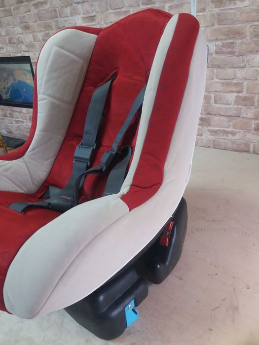 Chicco: Автокресло (0-18 kg) Chicco, Италия