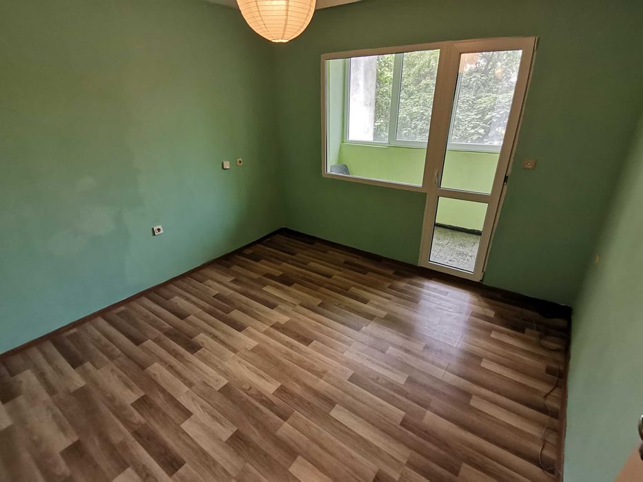 Дава се под наем Двустаен апартамент в Бургас, Меден рудник - зона А - 70 кв.м за 127.5 € - Снимка #1