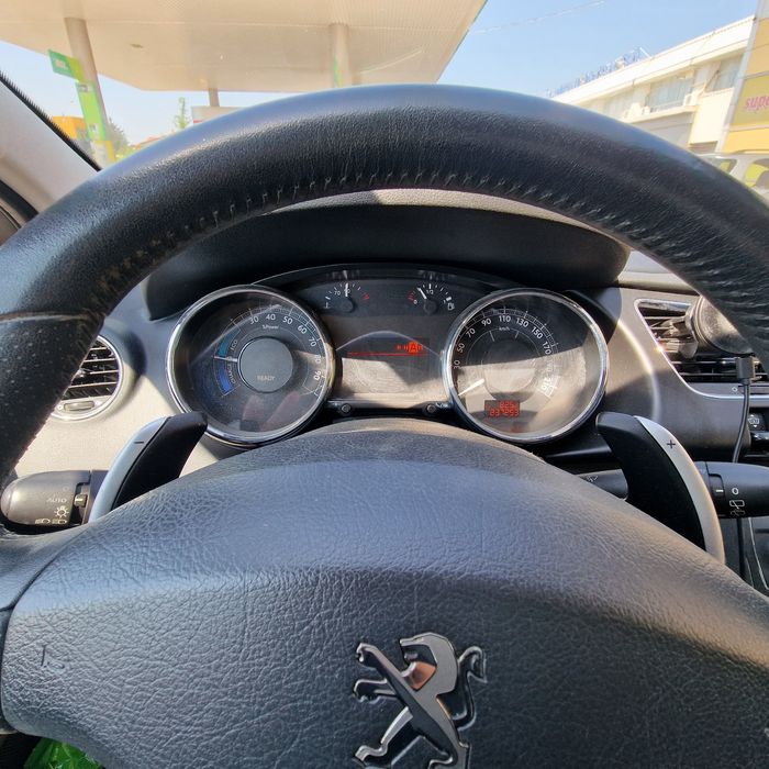 Vând urgent PEUGEOT 3008 2.0 hybrid
