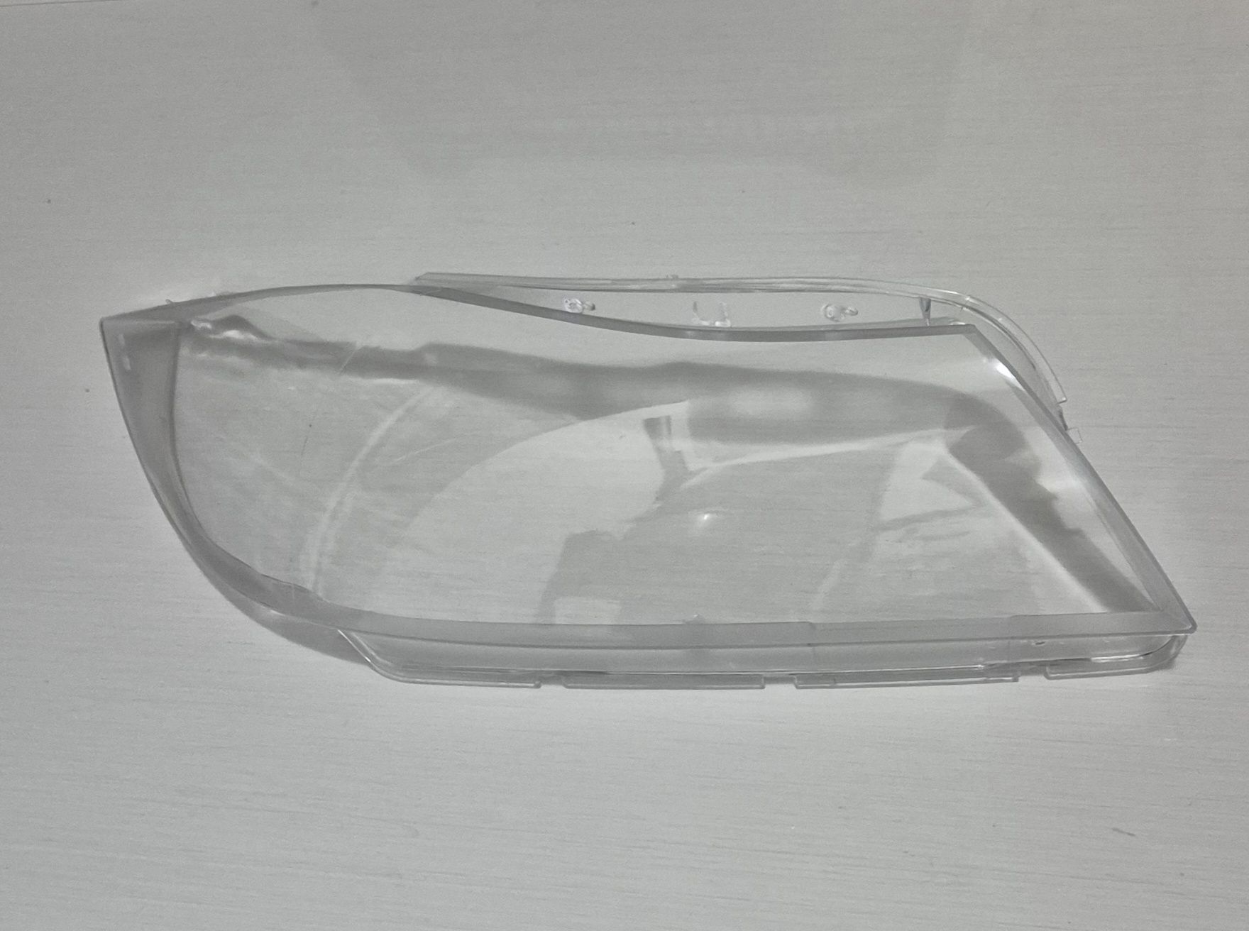 Капак ( стъкло ) за десен фар bmw e90/e91 ( преди facelift )