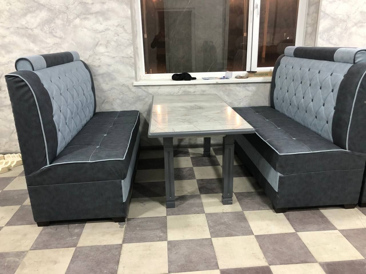 Kafe va restoranlar uchun mebellar