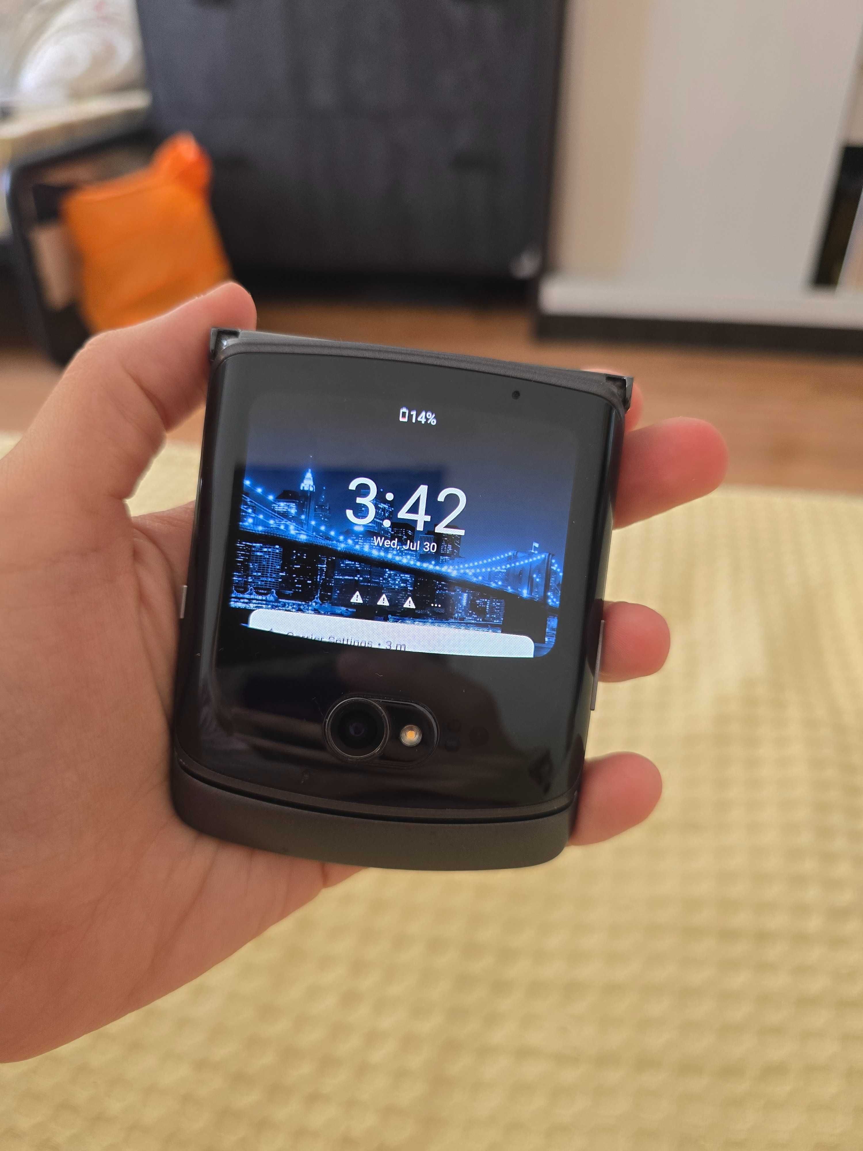 Моторола, Moto razr 5g silver