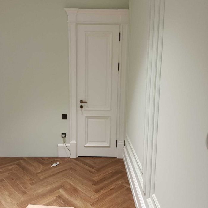 Sifatli yog‘och eshiklar — o‘lchamga mos yasab beramiz