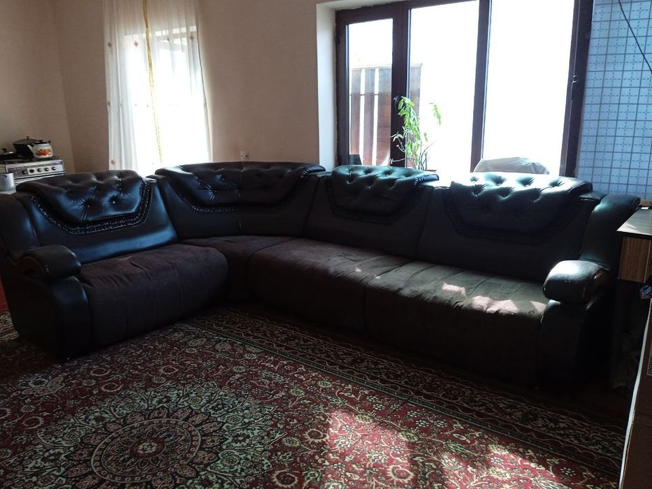 Divan sotiladi, holati yaxshi