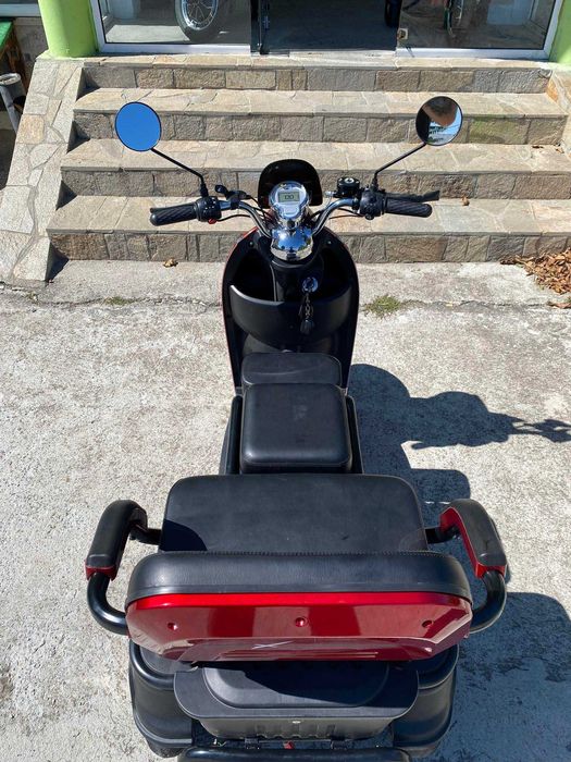 ТОП ОФЕРТА Електрическа триместна триколка MaxMotors X2 1500W RED