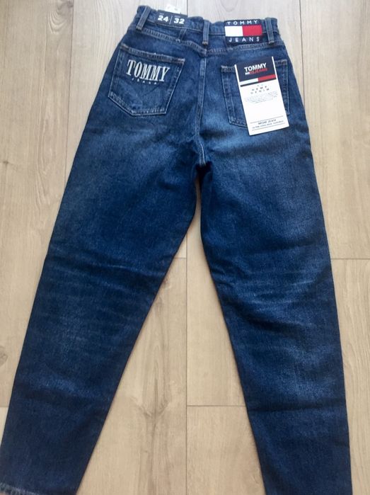 TOMMY jeans mom fit
