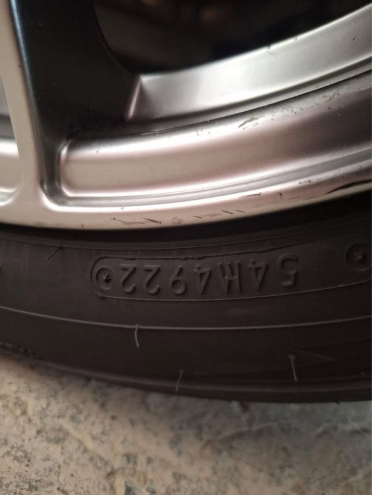 Срочно Продаются шины 215/45R17 TOYO 888