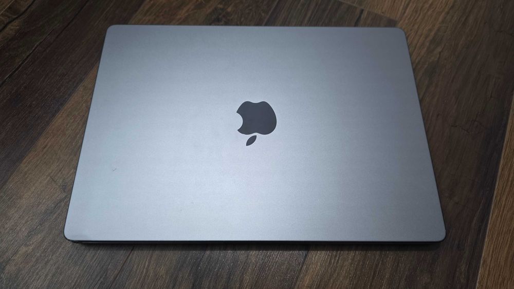 Apple Macbook Pro 14" cu procesor M1 Pro A2442