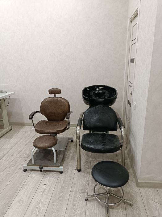 Срочно! Продается парикмахерское кресло и мойка                Парикма