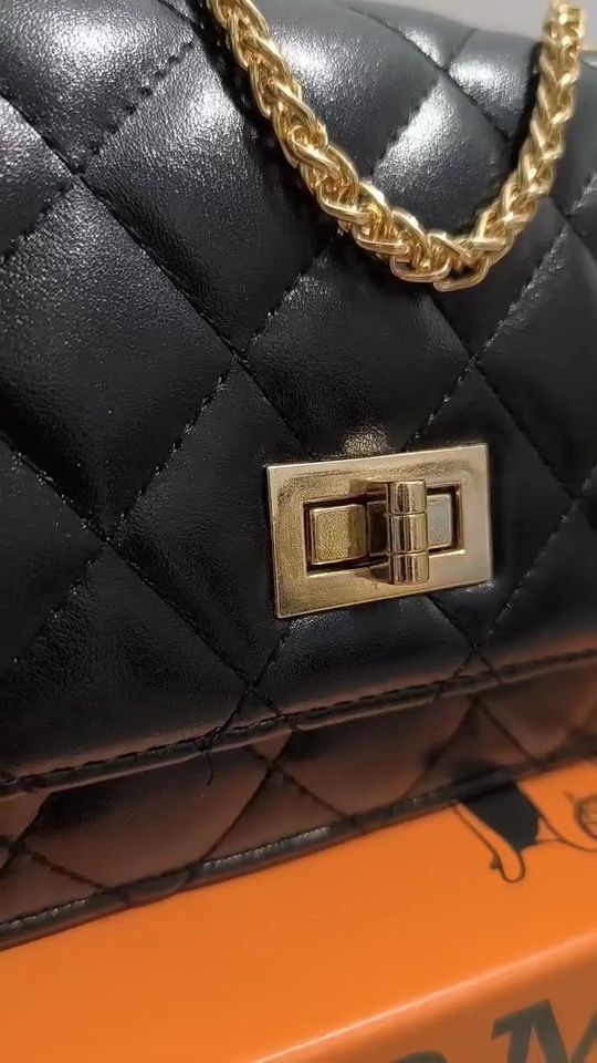 Чисто нова чанта тип Chanel
