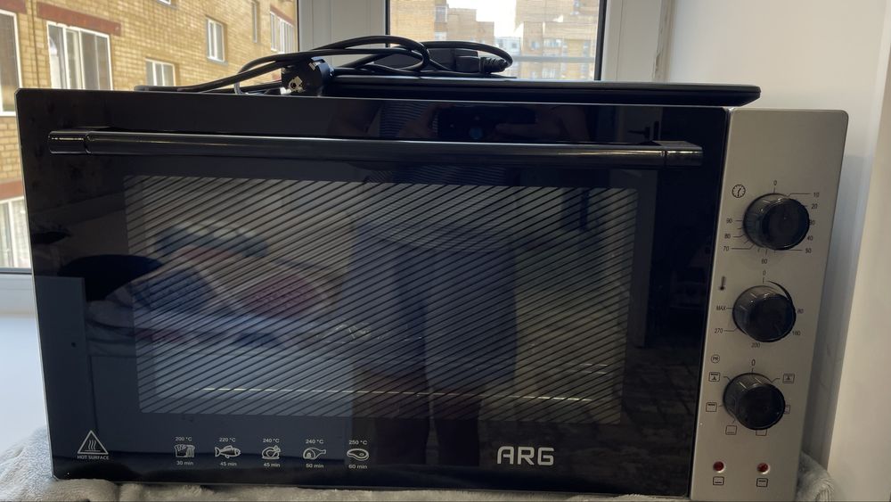 Духовка в отличном (идеальном состоянии)