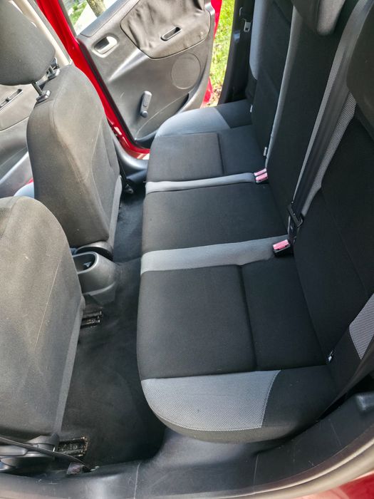 Vand Peugeot 207 1.4 benzina