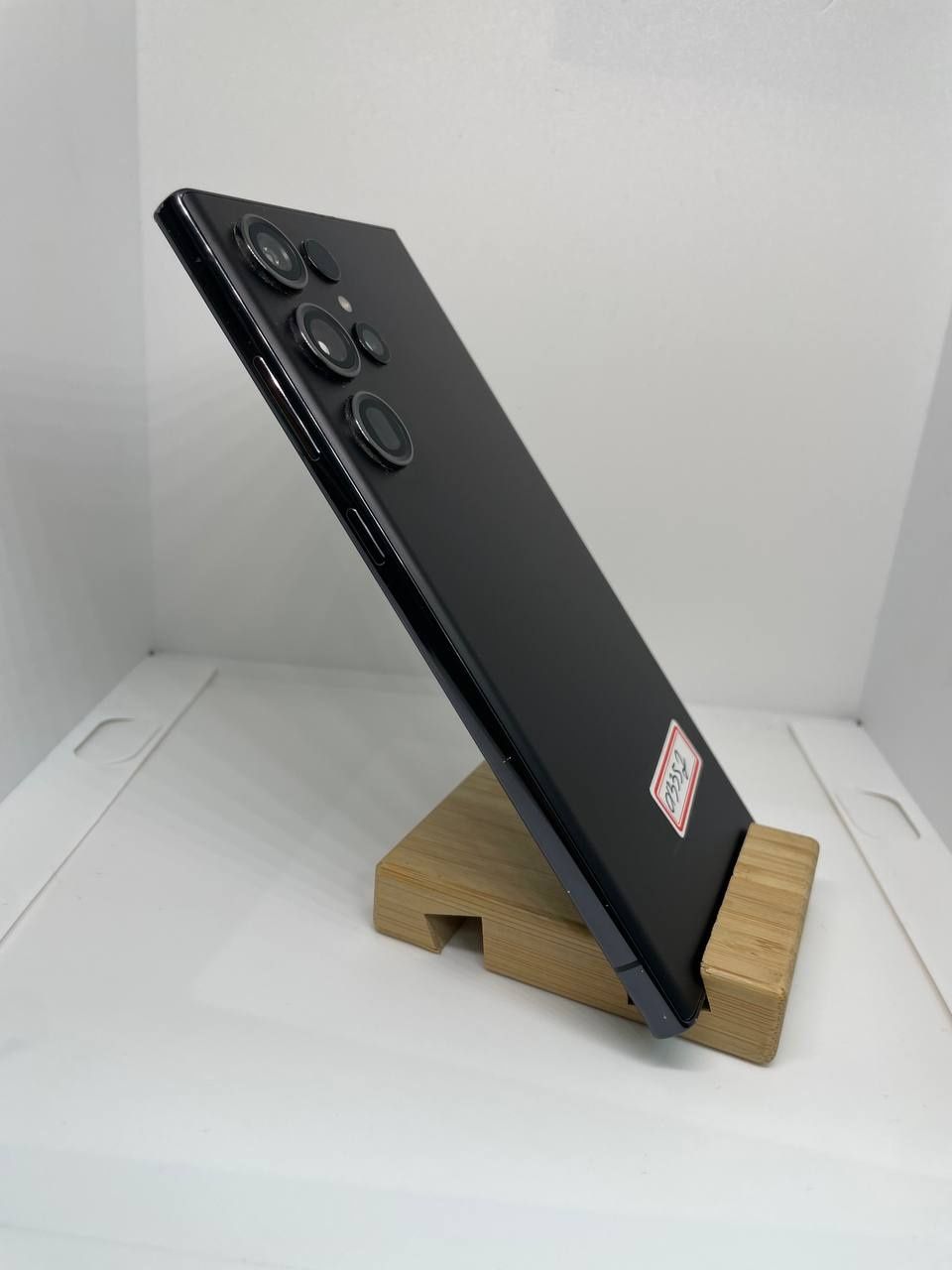 Samsung S23 Ultra xotirasi 12/256GB