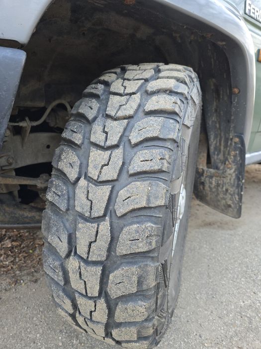 4 броя гуми 235/75/15 Kumho с джанти 5х139.7 за фероза, витара, джимни