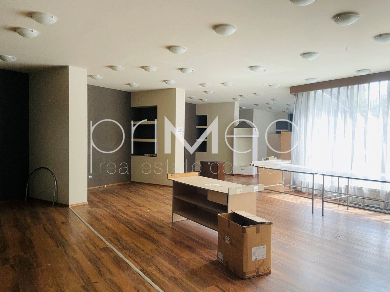 Продава се Магазин в Бургас, Лазур - 278 кв.м за 1439 €/кв.м - Снимка #1