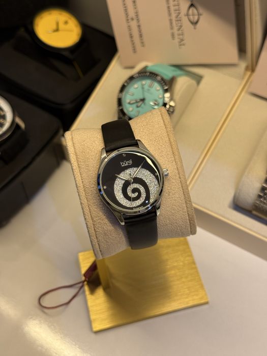 Бриллиантовые часы сваровски