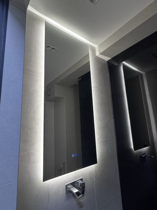 Dush kabina. Zerkala