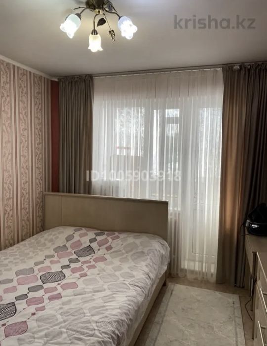 продам 3-х комнатную квартиру, в 11 мкр , 8/10 эт.
