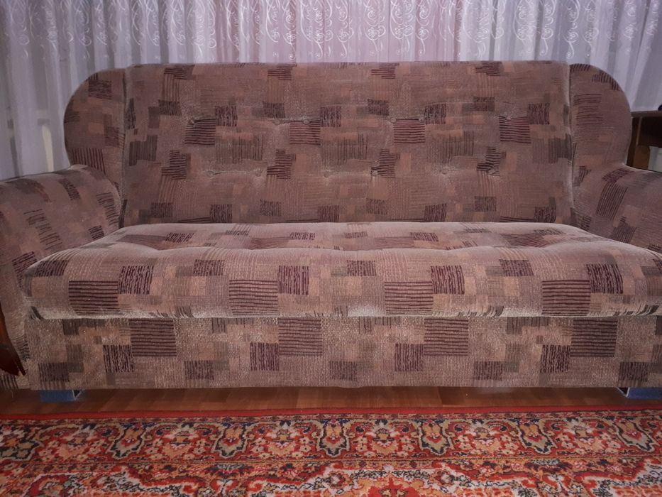 Продам мягкий уголок. Диван и 2 кресла.