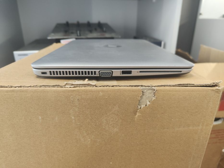HP EliteBook 820 G3