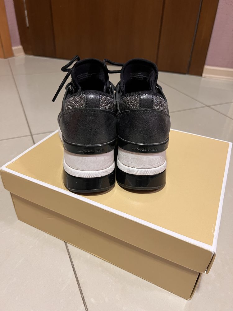 Оригинални обувки Michael Kors