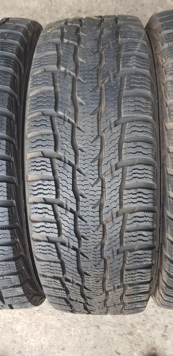 БУСОВИ ЗИМНИ-17цола-215/60-1бр.-99лв."NOKIAN "-като нови