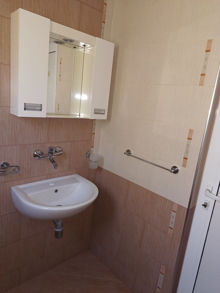 Дава се под наем Двустаен апартамент в Карлово - 67 кв.м за 229.5 € - Снимка #10