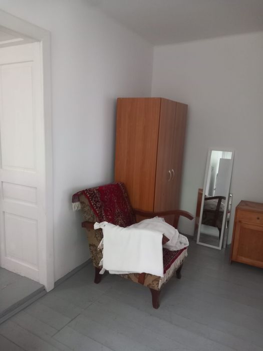 De inchiriat apartament cu 1 camera dambu rotund