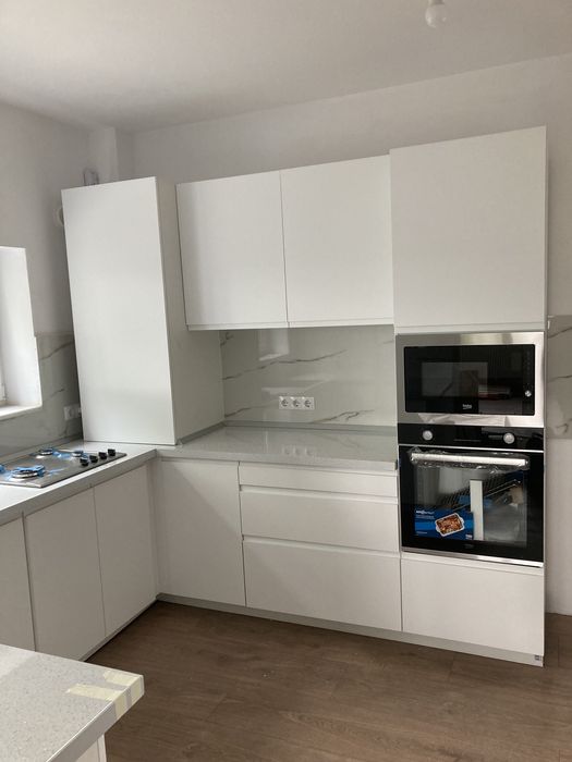 Montaj bucatarie Leroymerlin . Instalez mobila Leroymerlin