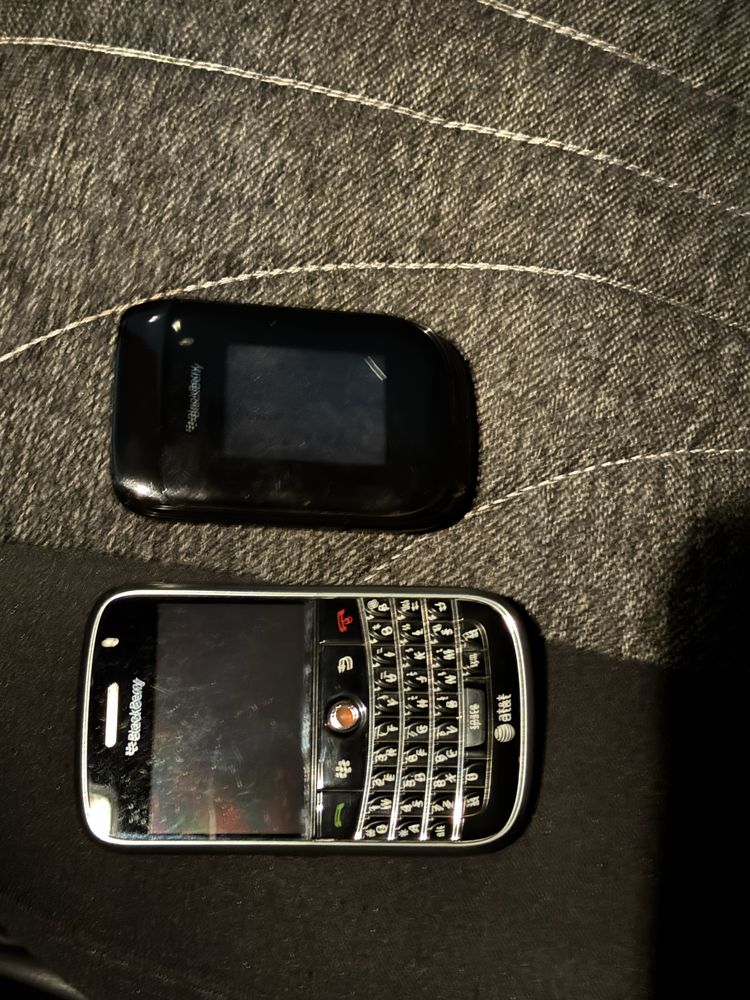 Blackberry 2lasi sotiladi (yonmidi)