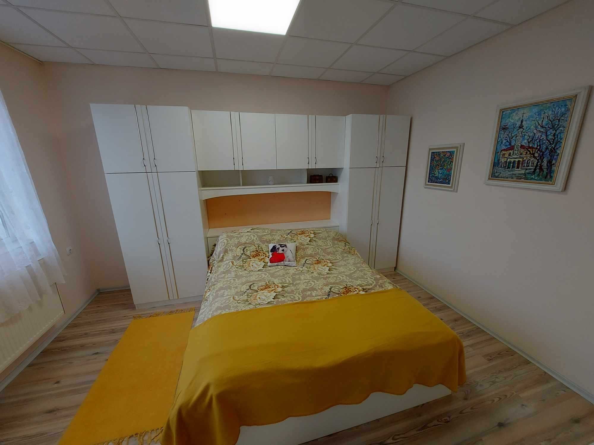 Четиристаен апартамент, 90кв.м, Център