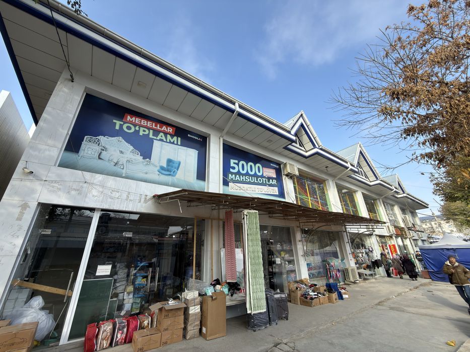 Bulung'ur tuman markazida joylashgan 400 kv.m Noturar Bino Sotiladi.