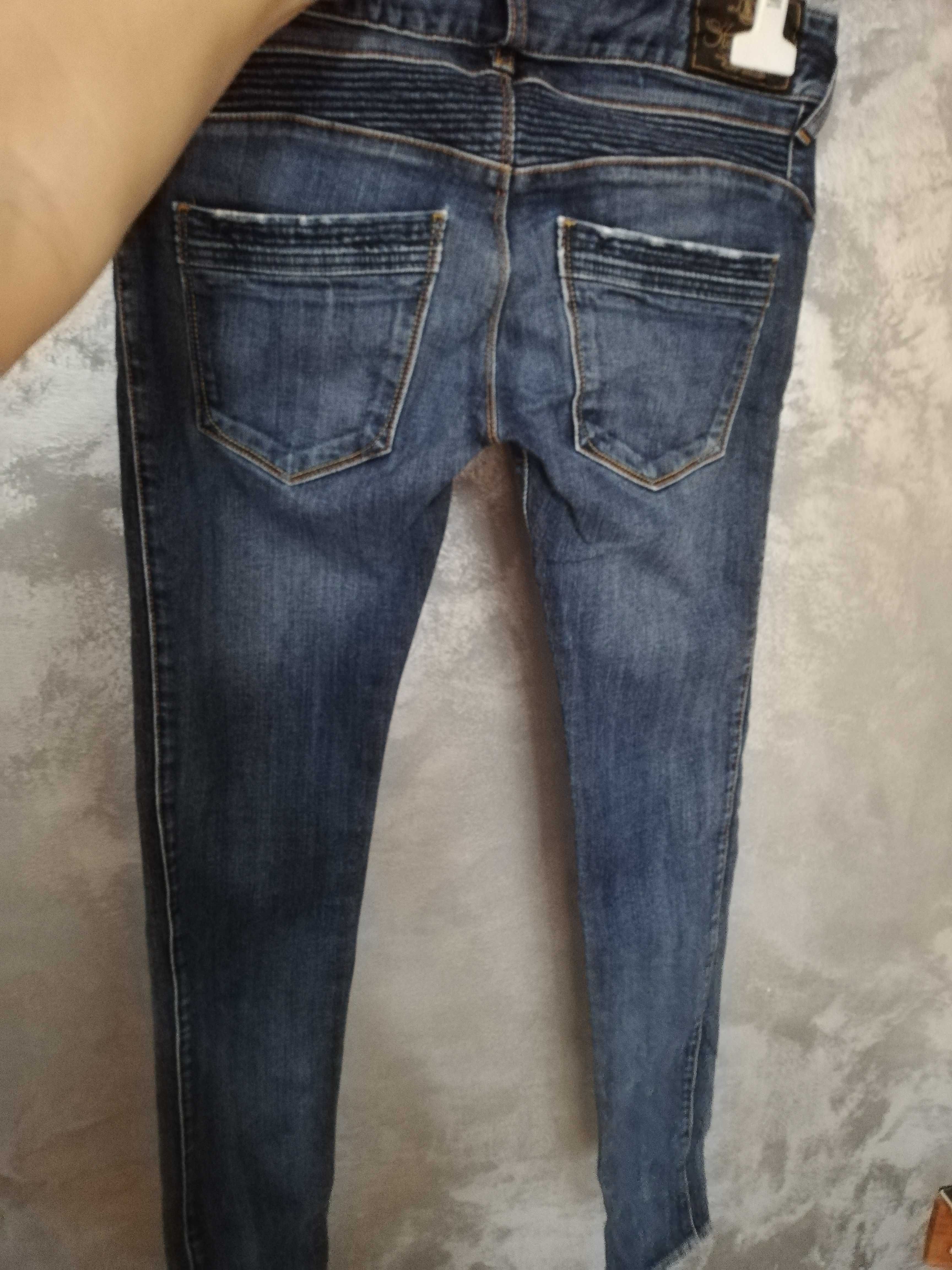 Blugi Herrlicher, super preț, 70 lei