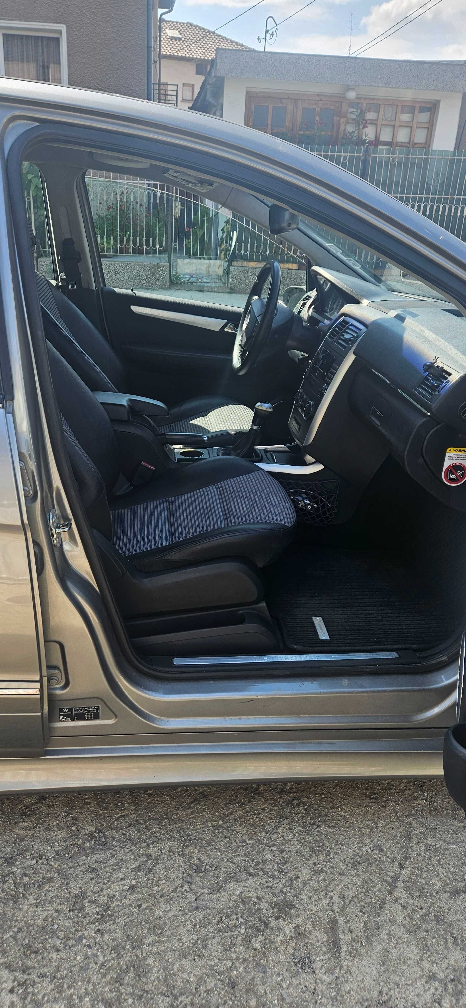 Mercedes benz b180