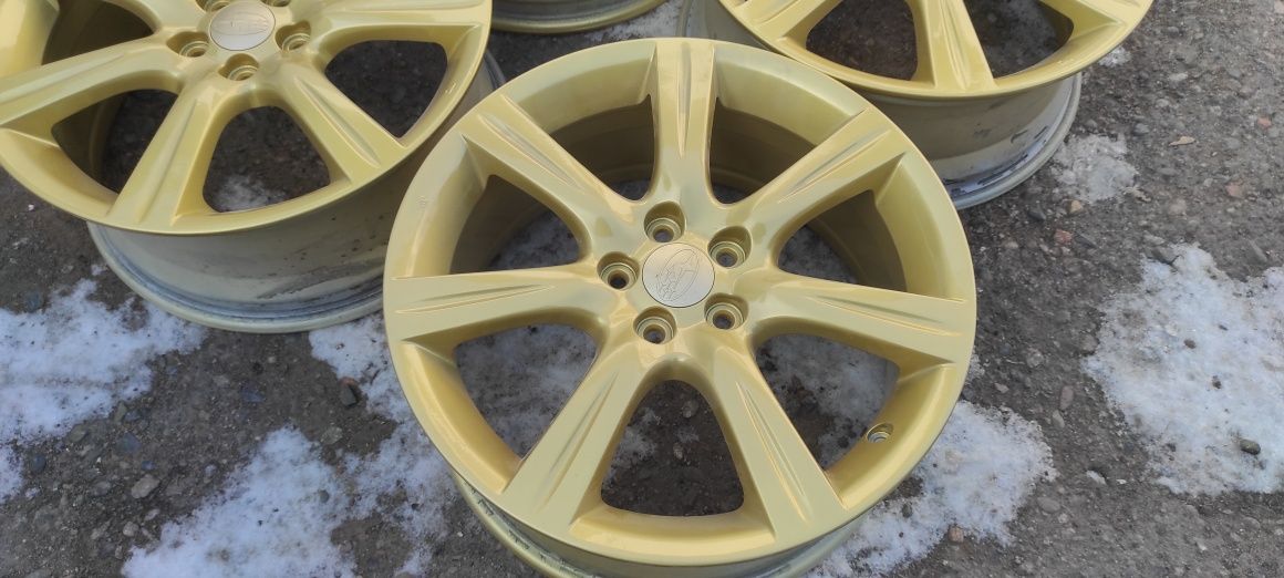 Комплект оригинальных дисков R17. Subaru.