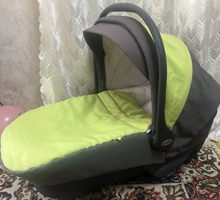 Детская коляска и автокресло