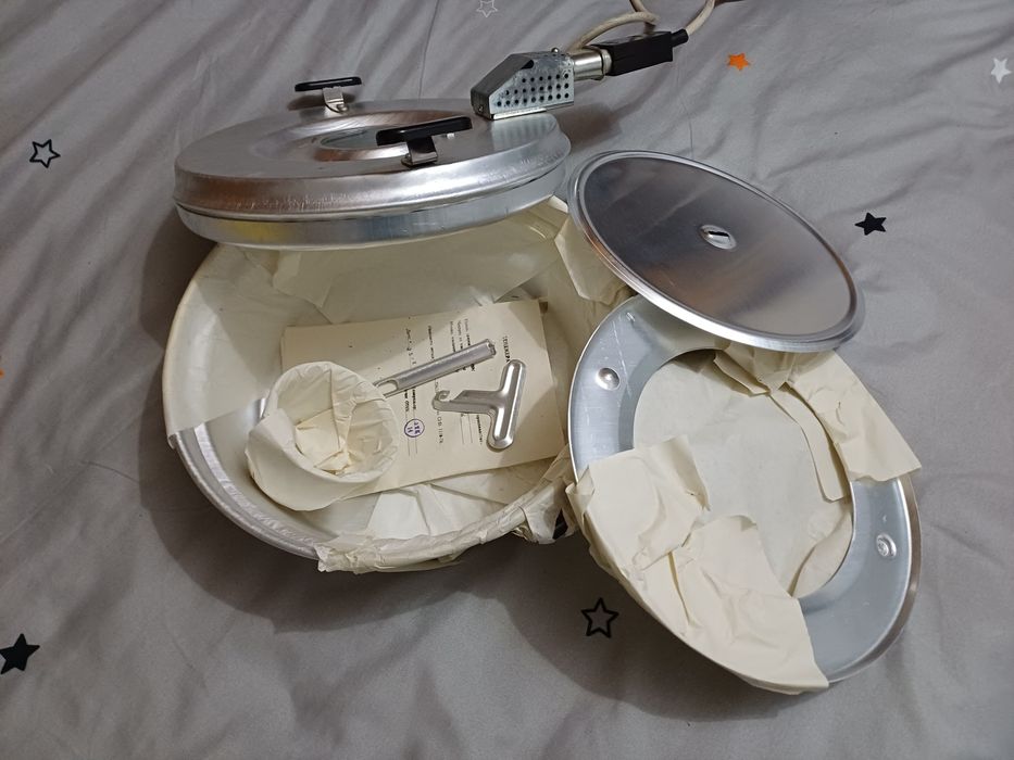 Електрическа тенджера