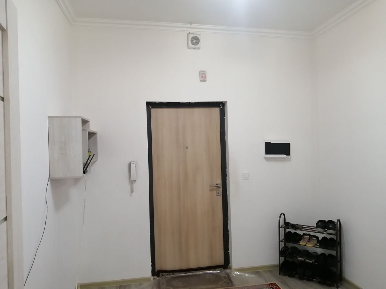 Продаётся своя 2-х комнатная квартира.  ЖК Янги Дархон.
