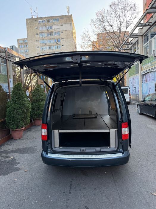 Vând autoutilitară masina funerare