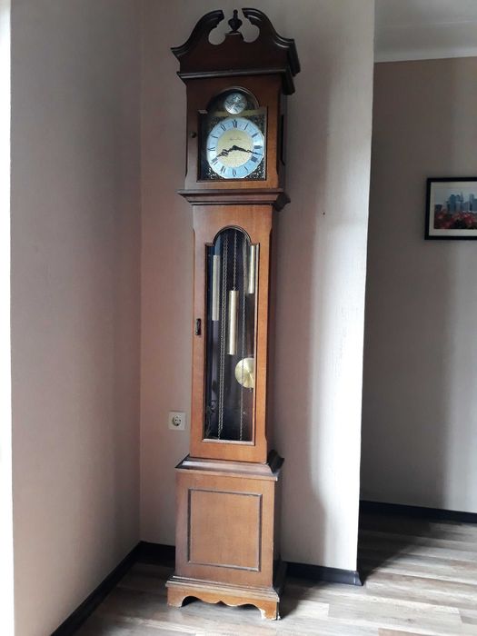 Старинен паркетен часовник "Tempus fugit