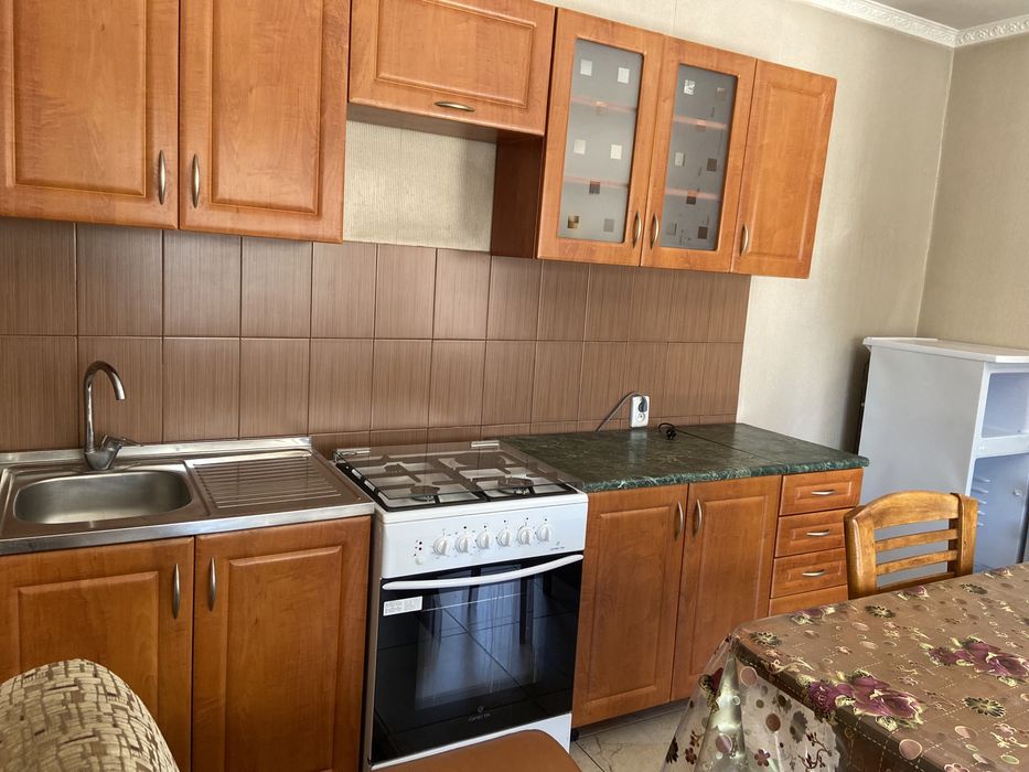 Сдам в аренду  девушкам студенткам ( кухня, спальня, туалет в доме).